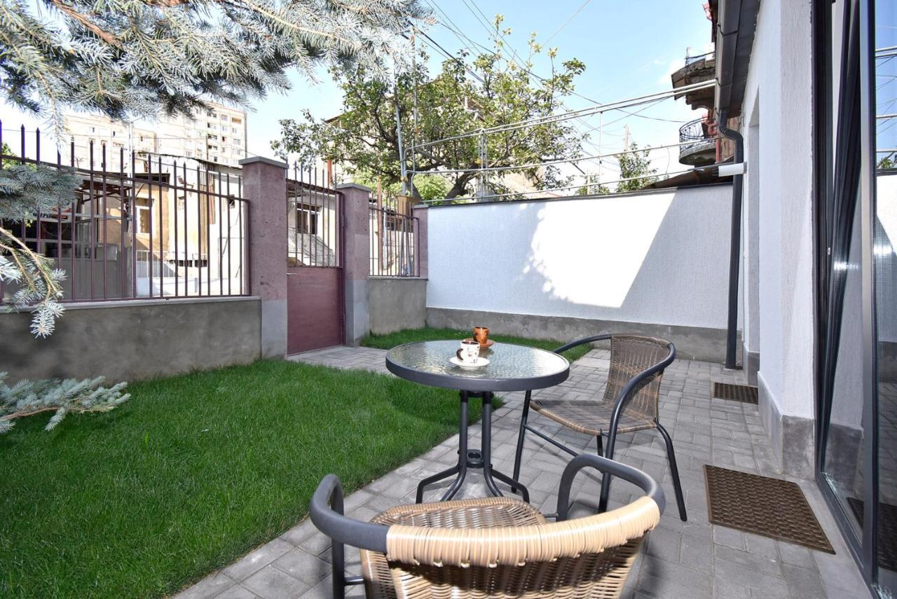 The Nut Guest House Erevan Exterior foto